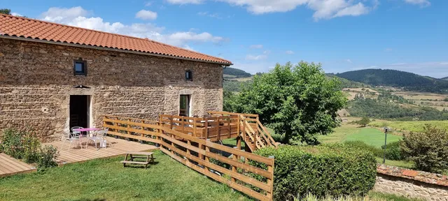 Les Gites de Bellevue à Thurins ***