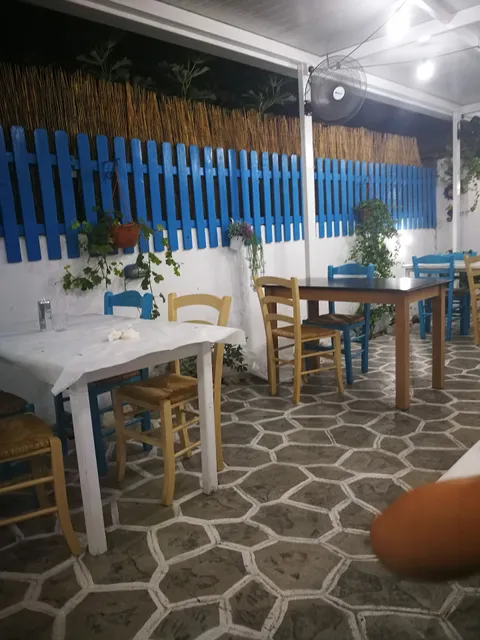 FISH TAVERN TO XEFOTO