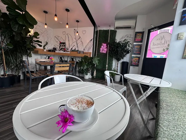 Aloe Natural Açaí & Coffee Shop - Chelsea, MA