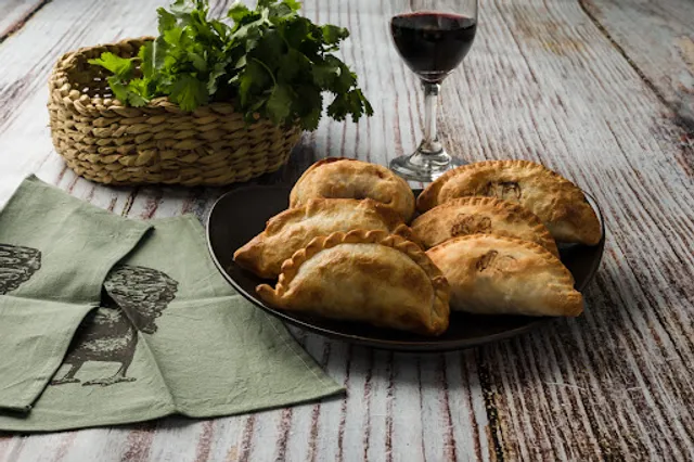 Tercera Docena Empanadas - Parque Chacabuco