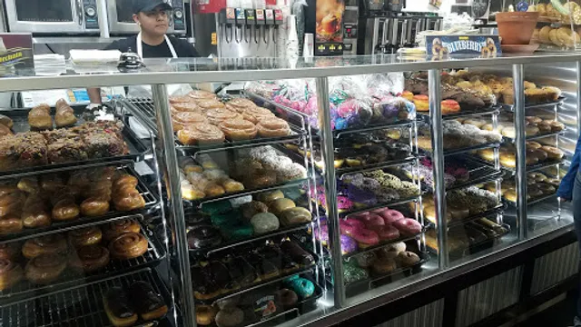 Yum Yum Donuts