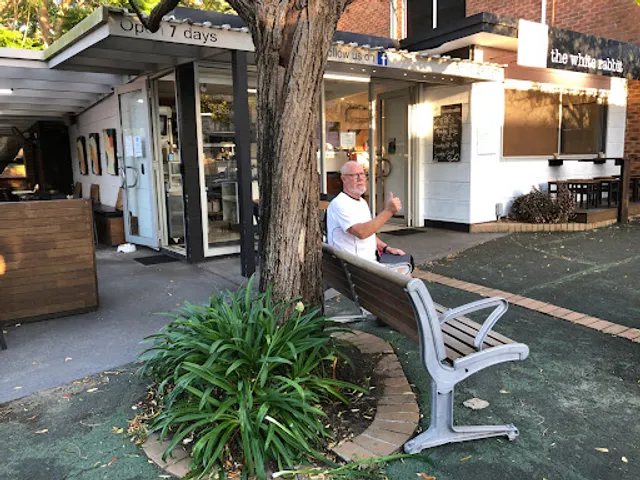 The White Rabbit Cafe, Bar and Grill