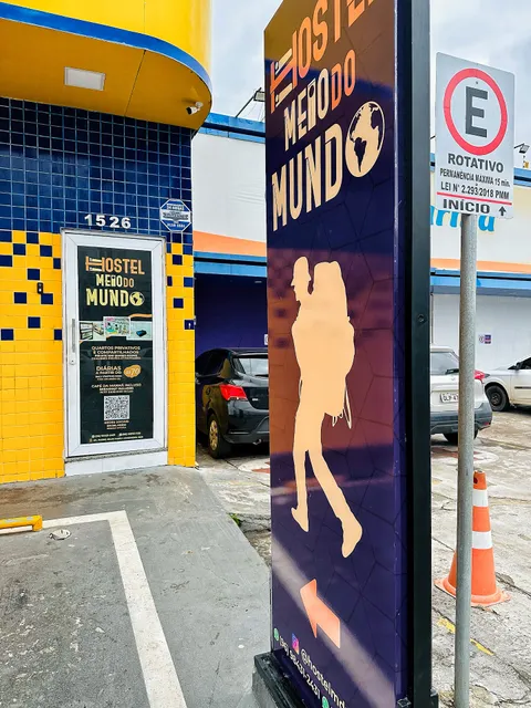 Hostel Meio do Mundo