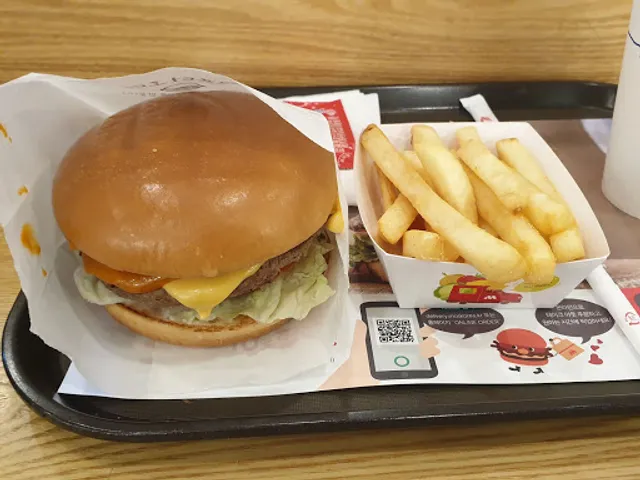 MOS Burger (Daechi Station Branch)