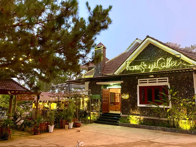 Angels Homestay & Coffee