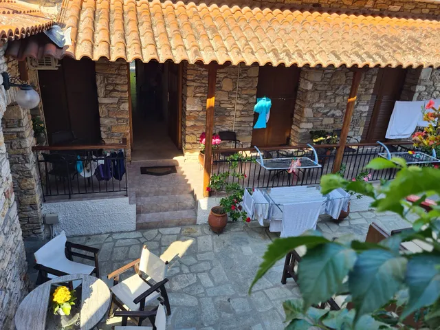 Naftilos Guest House