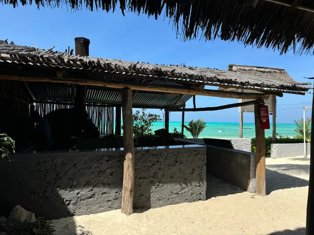 Blue Reef Bungalows and Pizza Restaurant