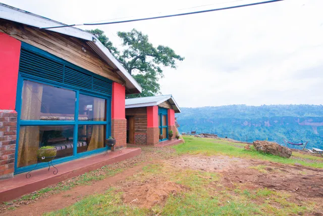 Kamorok FallsView Lodge