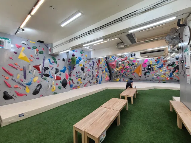 NOBOROCK Takadanobaba Bouldering GYM