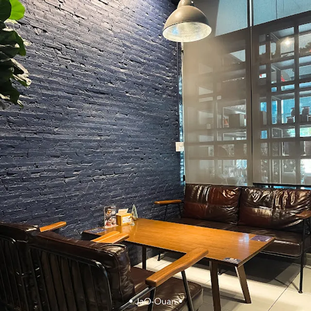 Sniff Coffee Shop: Donuts, Coffee, Cocoa, Awesome Barista Art, & Rap Music ! ! !