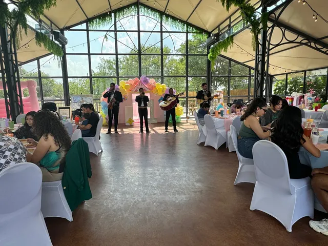 San Antonio Glasshouse