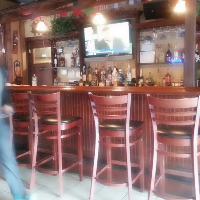 El Bacano Cafe & Restaurant