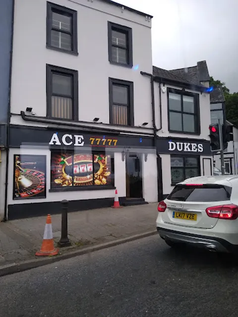 Dukes Bar