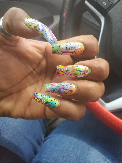 Lady Nails
