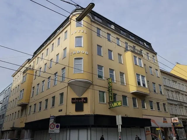 Hotel Tabor Rooms