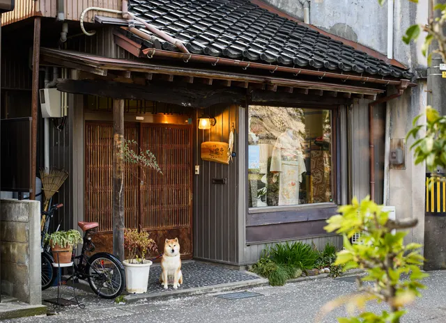 キモノヨロズ屋 迦穏亭 Kimono Yorozuya Kanontei