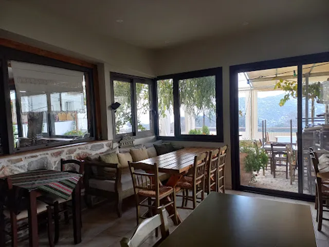 I Taverna tis Ntinas