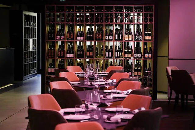 Cave Restaurant Le180