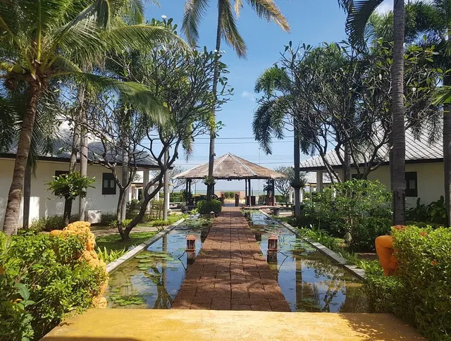 Golden Pine Beach Resort & Spa, Pranburi