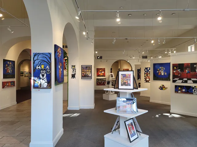 Kezic Gallery