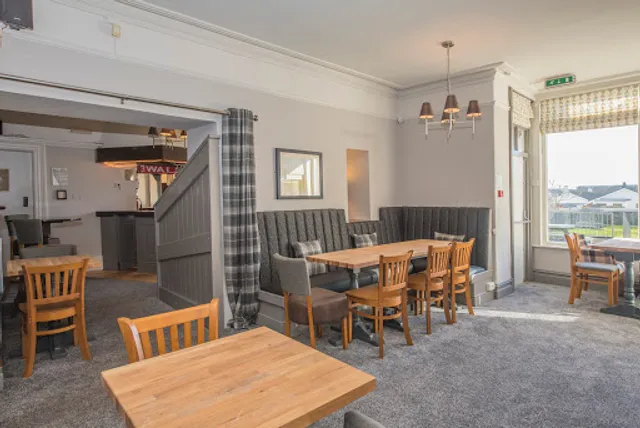 Y Glan-Neigr & Sarisa Indian Kitchen