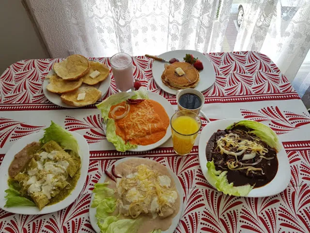 EnchilamE Otra, Enchiladas, Chilaquiles. (La Enchilada, Uber eats.)