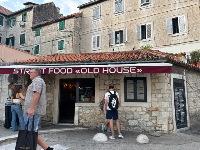 Old House street food