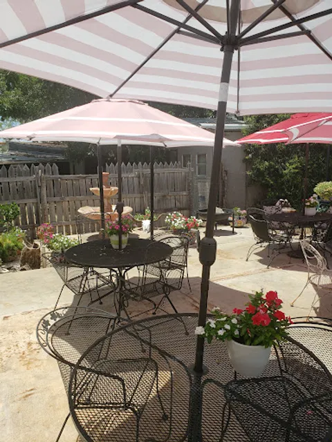 Shana's Cafe and Bakery