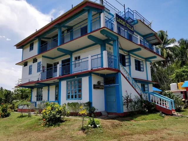 OYO 71365 Hotel Laxmi Villa