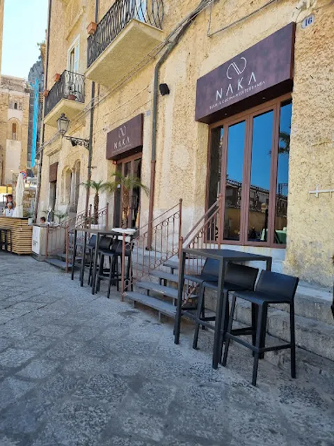 Naka Lounge Restaurant