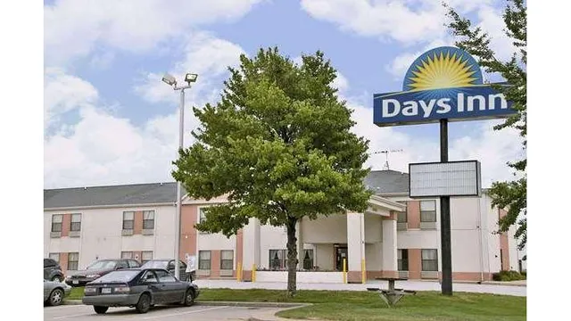 Days Inn by Wyndham Walcott Davenport