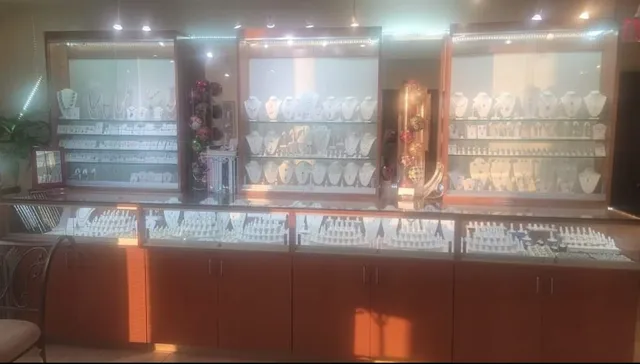 Mona Lisa Jewelers Inc