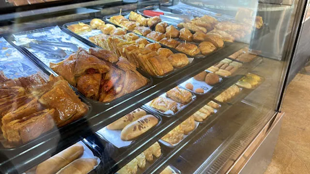 Pinecrest Bakery - Doral