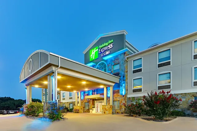 Holiday Inn Express & Suites Weatherford by IHG