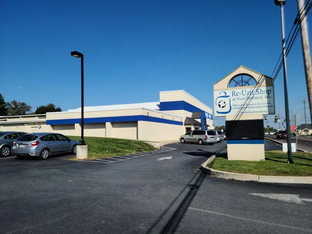 Re-Uzit Shop of New Holland