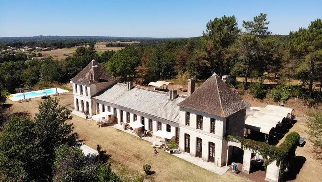 Chateau Neuf Le Désert
