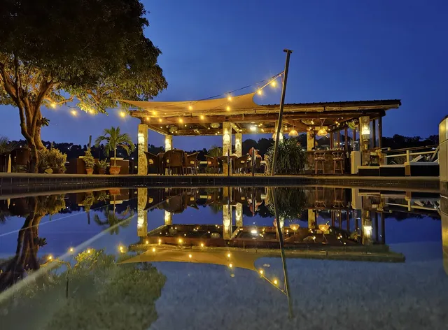 Edgewater Dive & Spa Resort