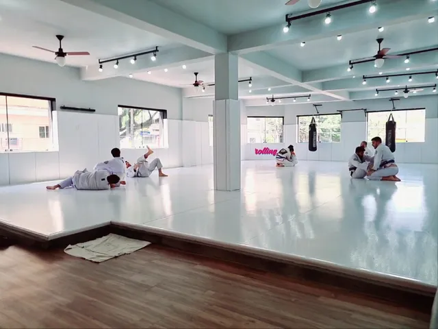 Rolling Academy - Jiu Jitsu | Boxe | Muay Thai