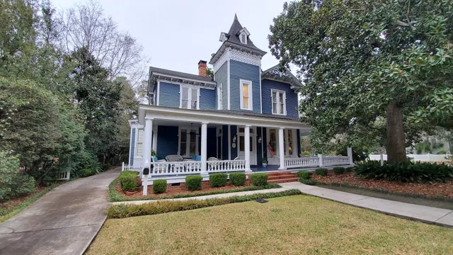 1884 Paxton House Inn