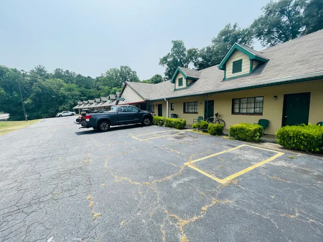 Courtesy Court Motel Home