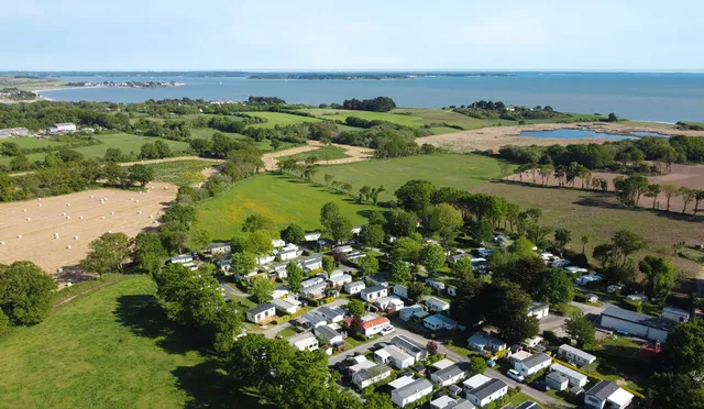 Camping de la Tour AMBON