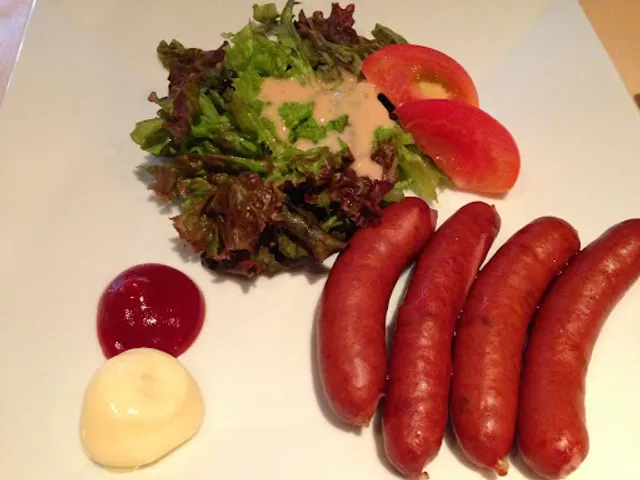 TOMATO HOUSE (トマトハウス)