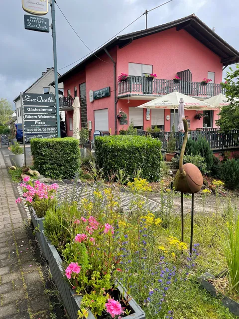 Pension-Gaststätte Zur Quelle Deudesfeld, Familie Dijst