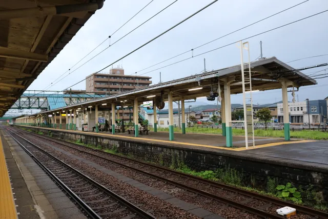 Higashi-Sanjō Station