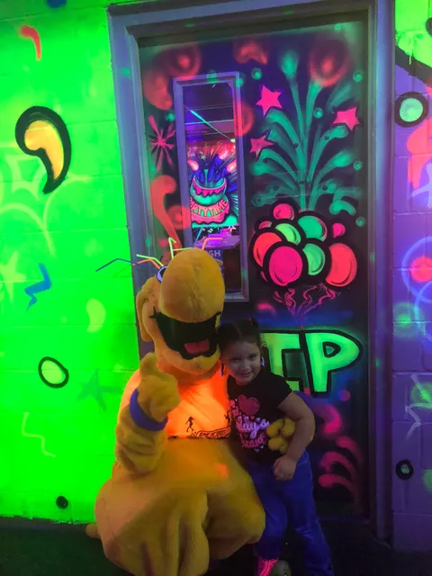 Roll 'R' Way Family Skating Center