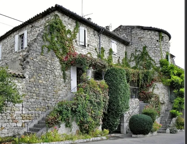 Sous le tilleul à ruoms