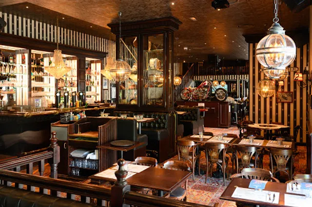 At the office Franconville