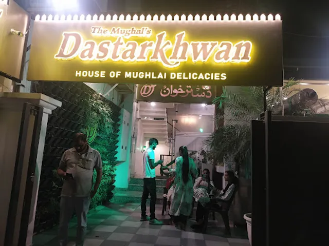 Eat N Eat (Late Night Food Ordering, Open Theatre)