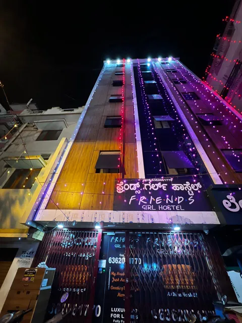 FRIENDS Girl Hostel
