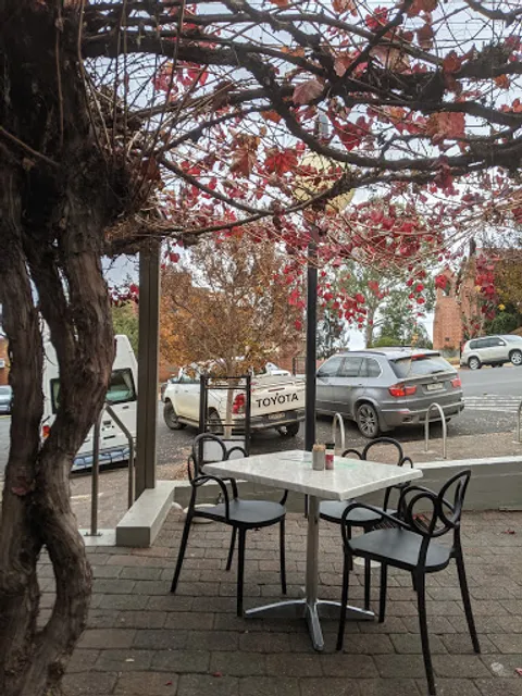 Breakout Brasserie Cafe